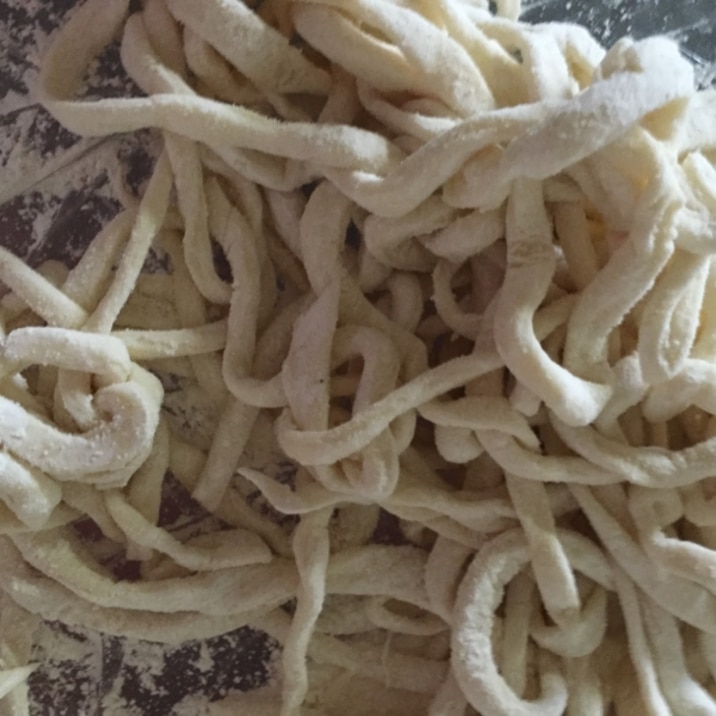 うどん 強力粉と小麦粉と塩と水だけ